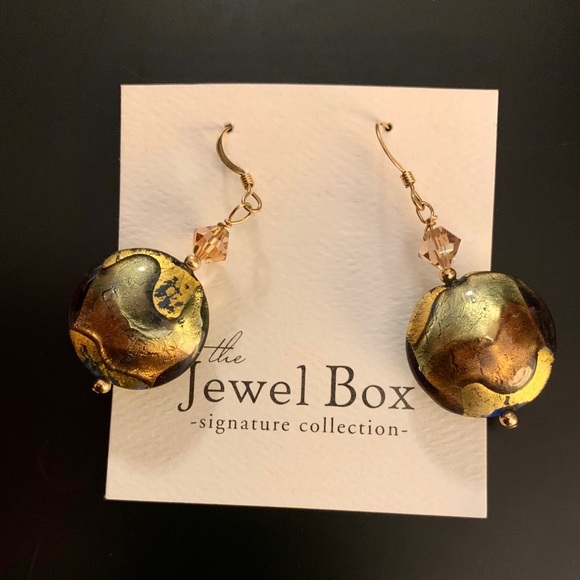 Metallic drop earrings - Picture 2 of 4